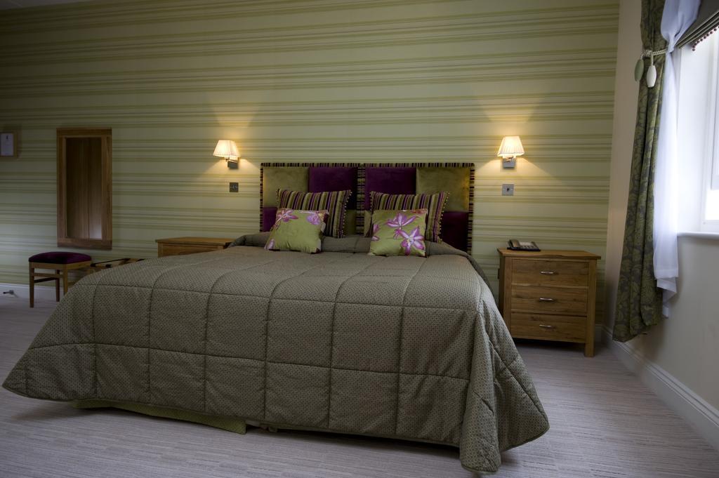 Hall 4* Orsett