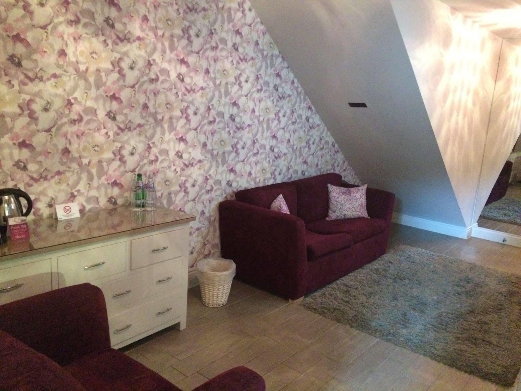 Hall Hotel 4*