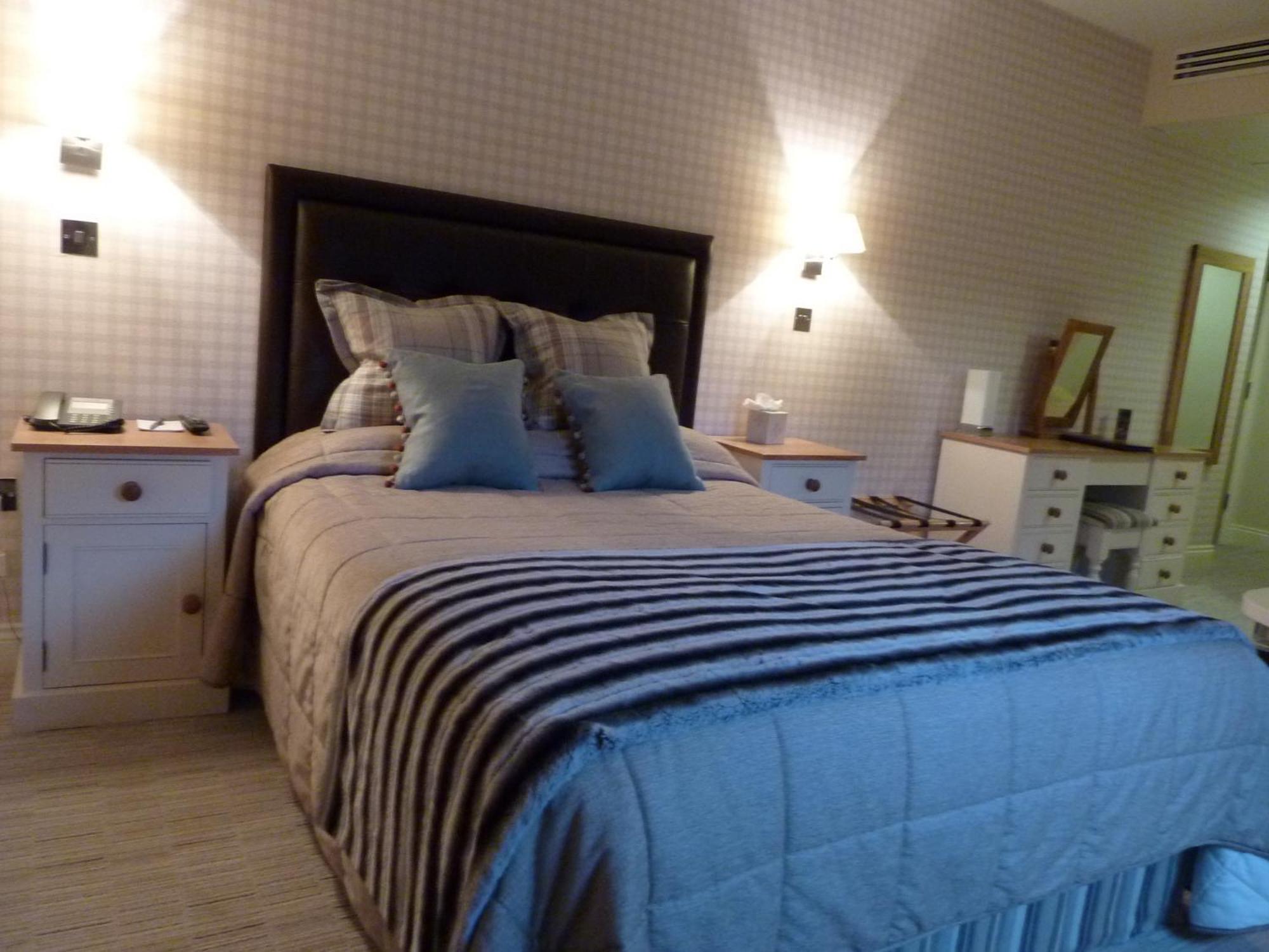 Hall Hotel 4*